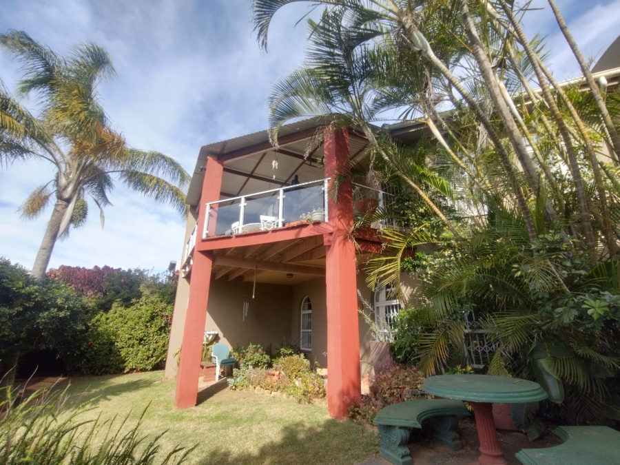 4 Bedroom Property for Sale in Wavecrest Eastern Cape